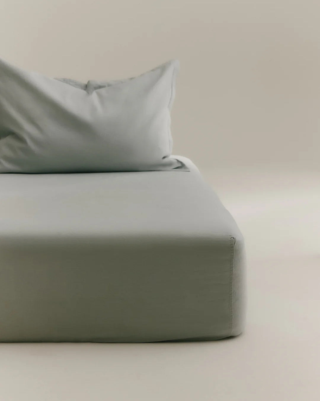Linen Fitted Sheet & Pillow Set